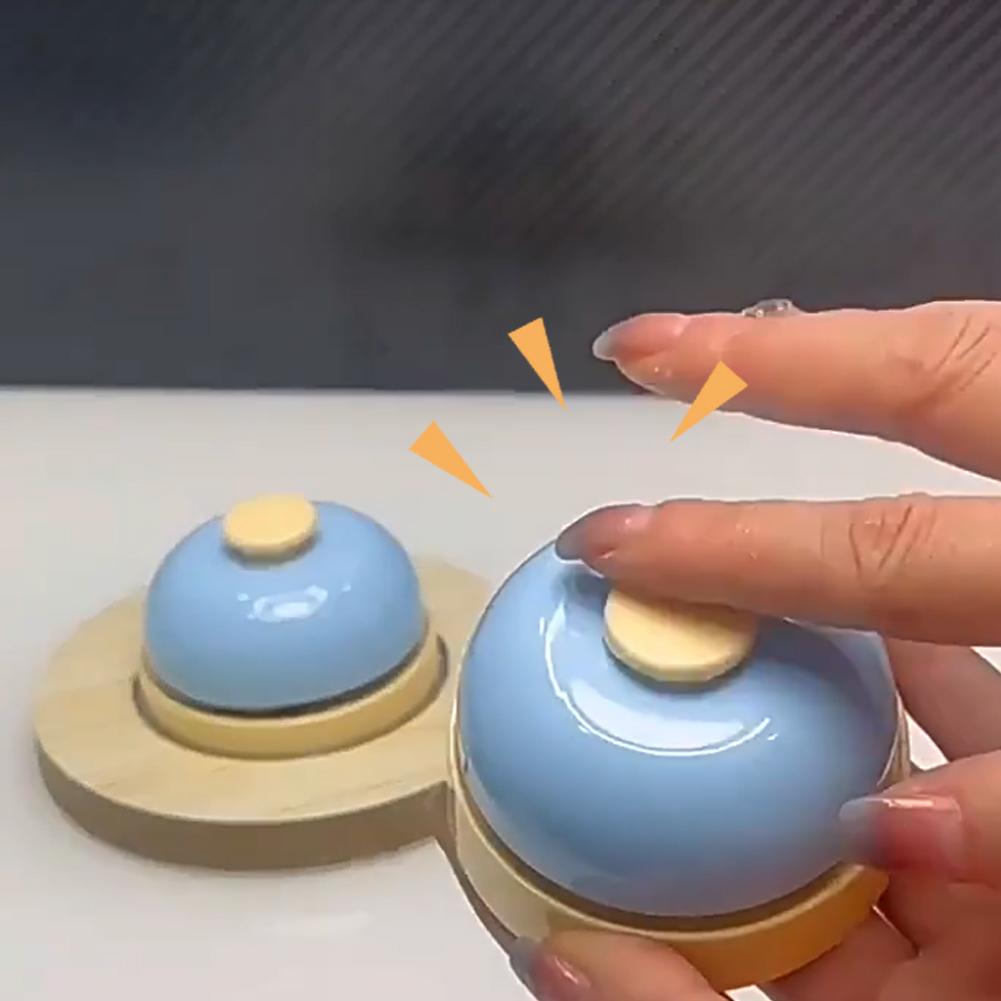 Hand-pressed Bell Toy Hand Cla - Board Game Land recensione e prezzo